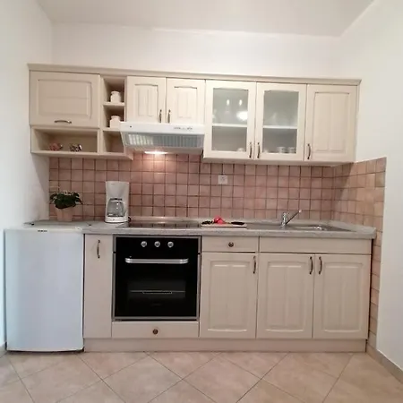 Mari Apartment *