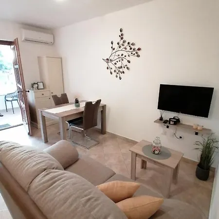 Mari Apartman Funtana
