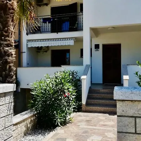 Mari Apartment
