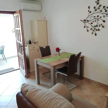 Mari Apartment *